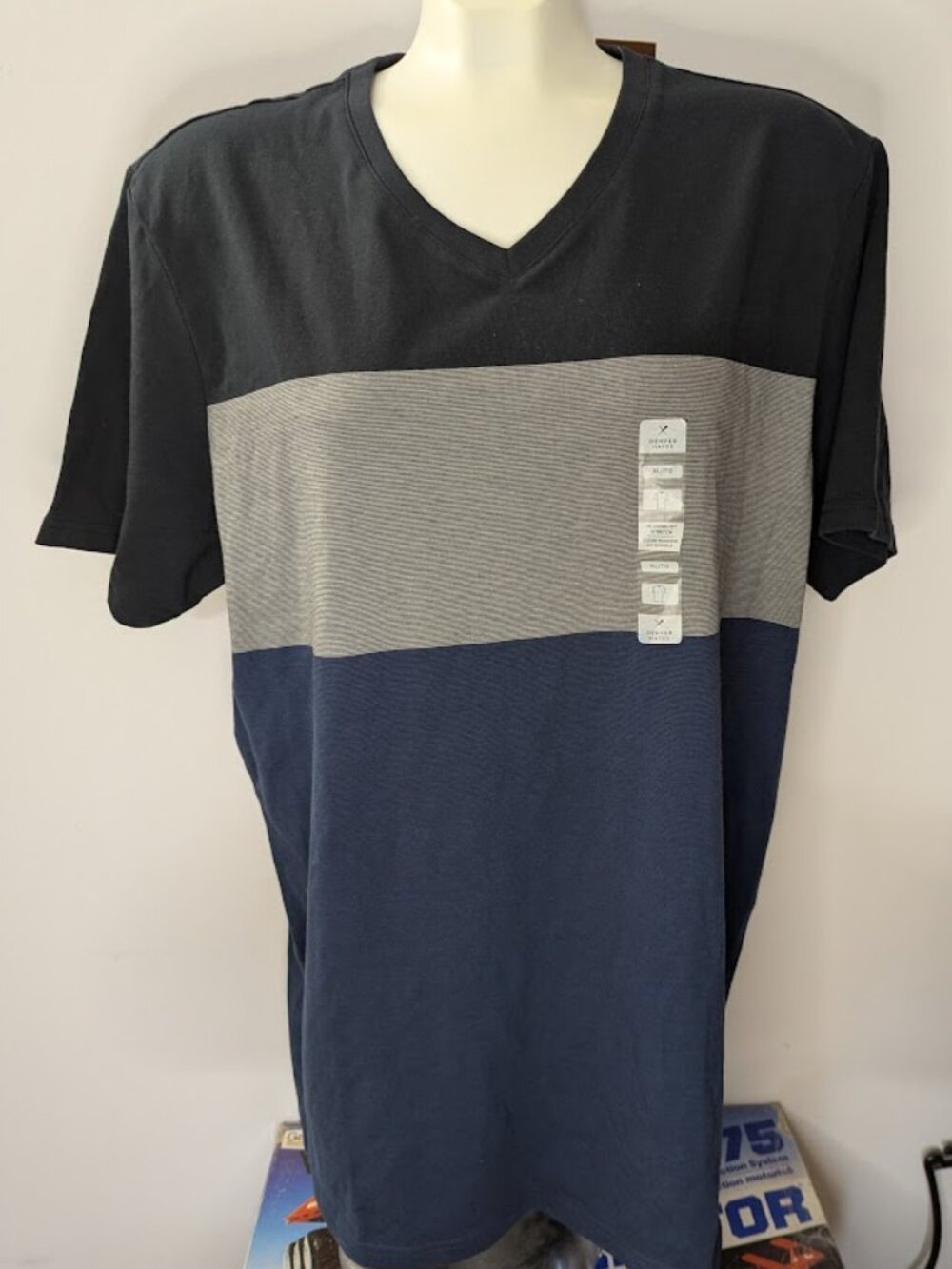 Men's Denver Hayes Short Sleeve v-neck shirt